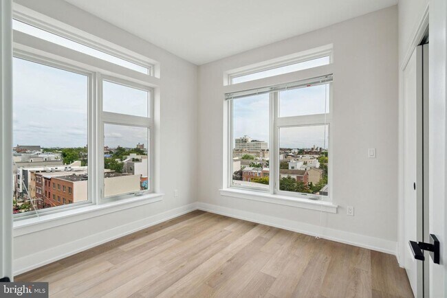 Photo - 720 W Thompson St Unit 2 BEDROOM