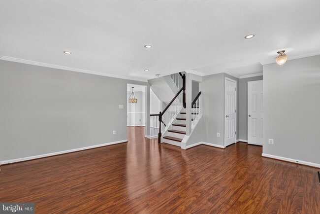 Photo - 6453 Linleigh Way