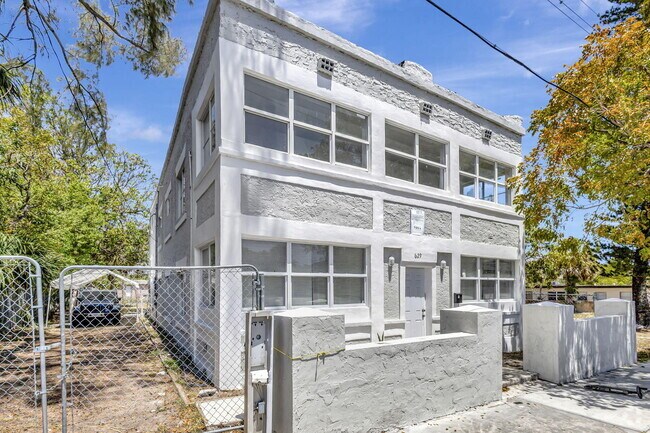 Building Photo - 629 9th St Unit 2 Rental