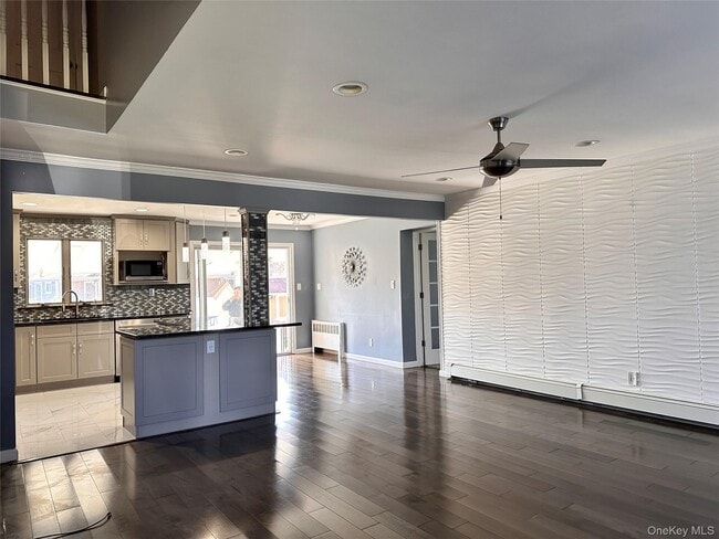 Photo - 316 S Oyster Bay Rd