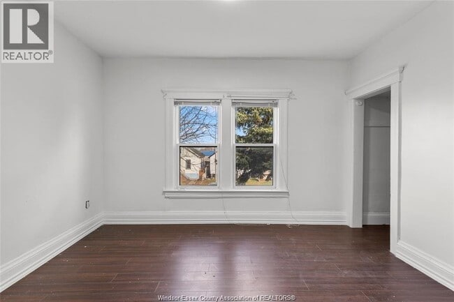 Photo - 947 Windsor Ave