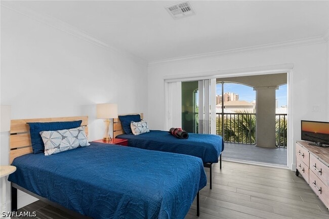 Photo - 1020 Swallow Ave Unidad 302