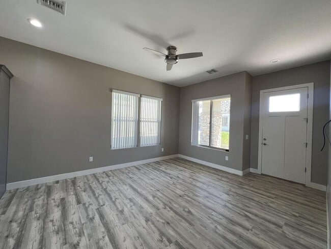 Photo - 1368 Harker Ct