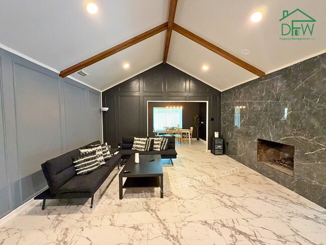 Photo - 4 Bed / 2.5 Bath on a Cul-de-Sac - 2-Car Garage & Spacious Fenced Backyard