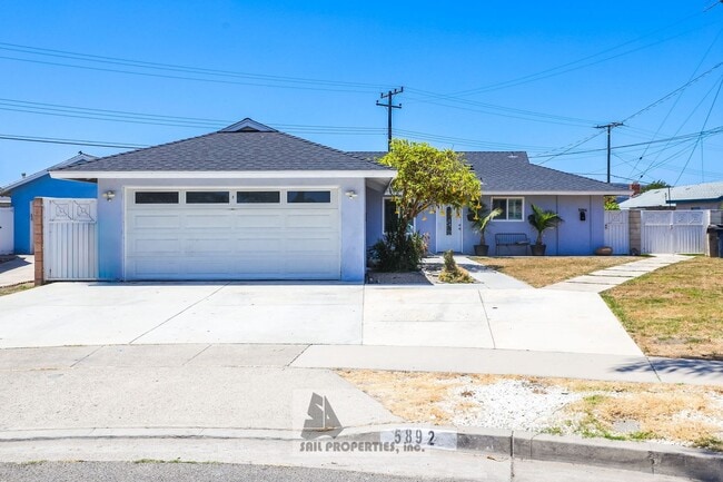 Building Photo - 4-Bedroom Huntington Beach Home – Cul-de-Sac, Fully Remodeled
