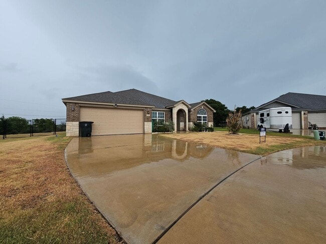 Photo - RENT REDUCTION - AVAILABLE NOW!