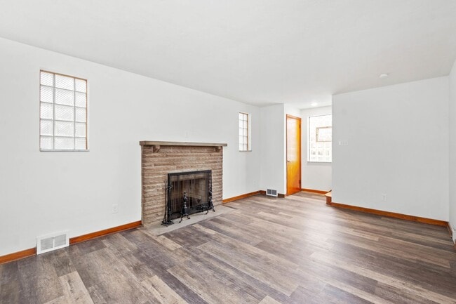 Photo - AVAILABLE MID-MARCH! Don’t miss this STUNNING 3 BEDROOM BRICK HOME LOCATED IN WEST VIEW!