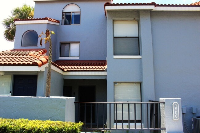 Building Photo - Lovely Condo for rent ( New Lower Price)