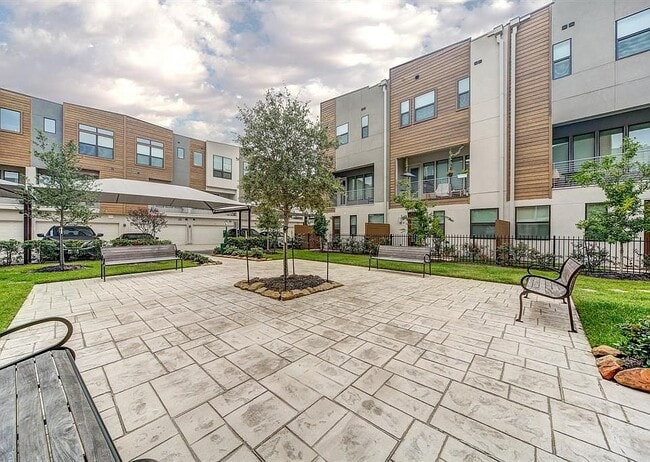 Photo - 2401 Crawford St Unit B107