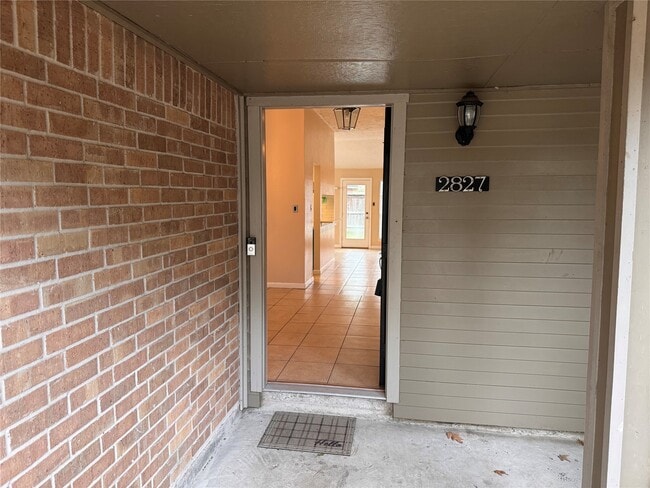 Photo - 2827 Parkwood Manor Dr