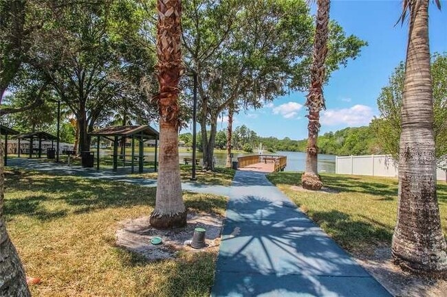 Photo - 138 Hunter Lake Dr Unidad H