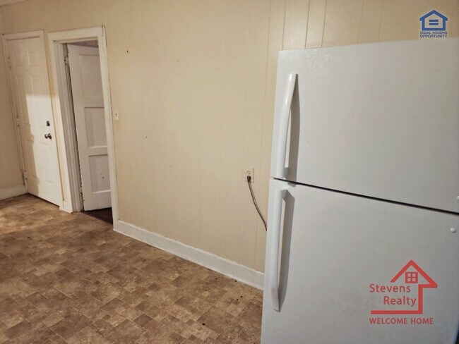 Photo - 414 W Bockman Way