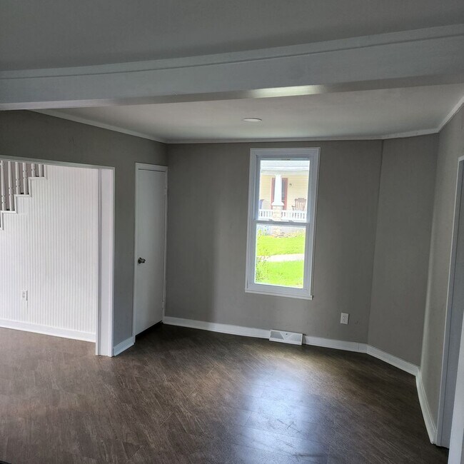 3 Bedrooms 2.5 bath Home South Eastern Sc... Rental House Rental in