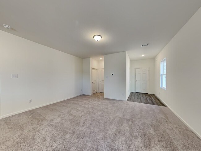 Photo - 617 Colgate Cir