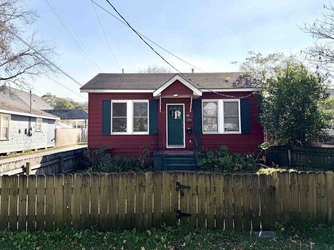 Building Photo - 4442 Capital Heights Ave