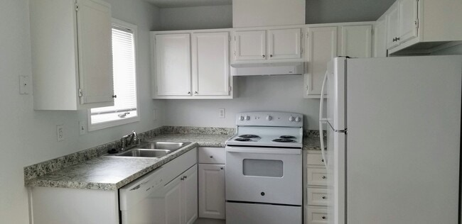 Building Photo - 5850 Rocky Mountain Ct Unit #D Rental