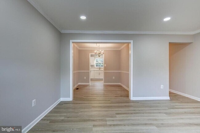 Photo - 4719 Springmaid Ln