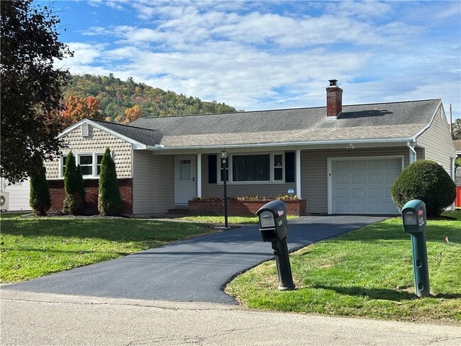 Building Photo - 406 Sharr Ave