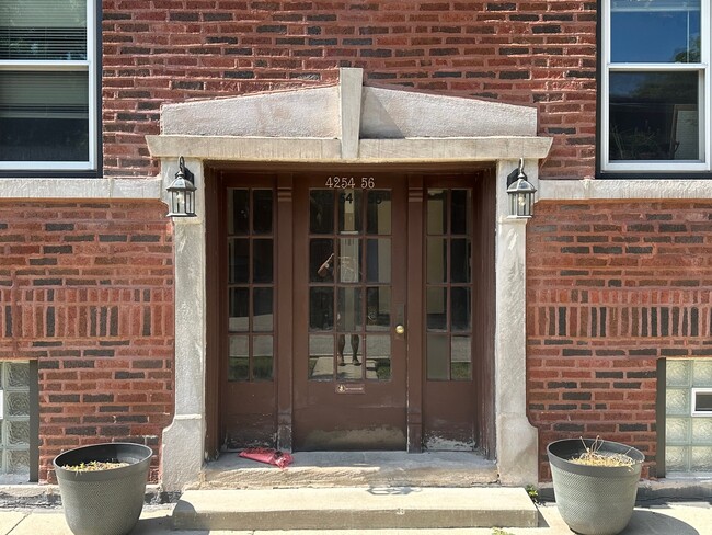 Building Photo - 2501 W Cullom Ave Rental