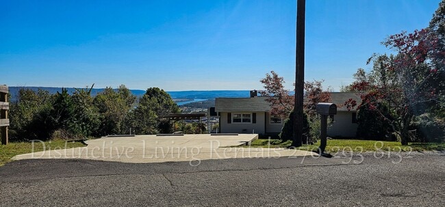 Photo - Stunning River & Mountain Views in South Pittsburg, Tennessee