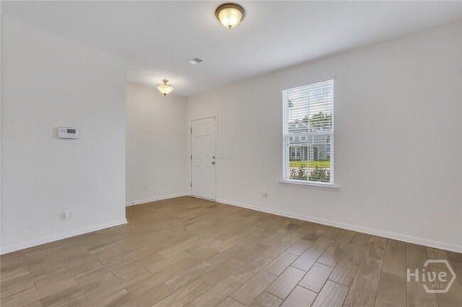 Building Photo - 374 Southwilde Way