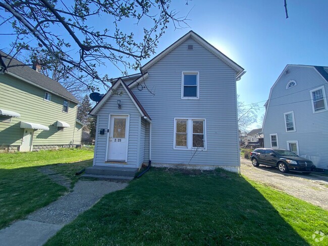 Building Photo - 2325 20th St SW Rental