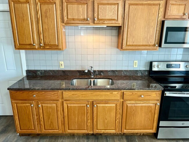 Photo - 21 Oak St Unit 2nd Floor