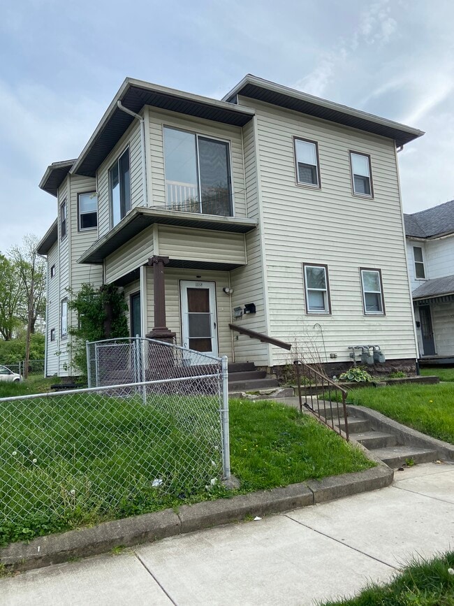 Photo - 1105 W High St Unit B