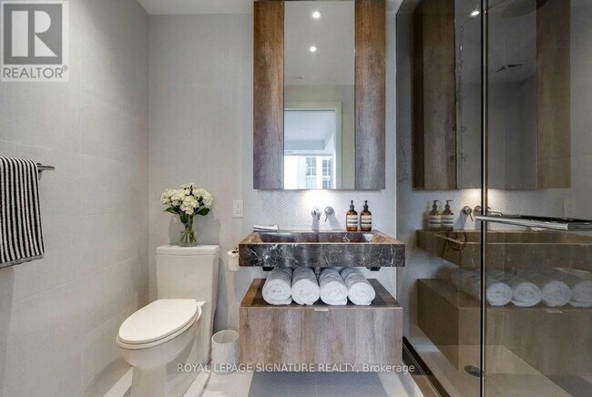 Photo - 11 Yorkville Ave Unit 2310