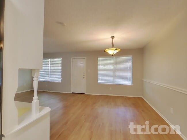 Photo - 2710 Jewell Dr