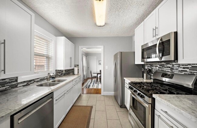 Photo - 1633 Castle Ct