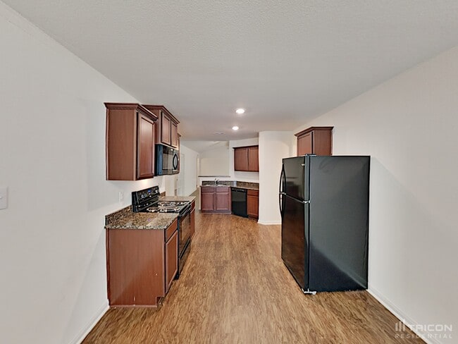 Photo - 2402 Regatta Ln