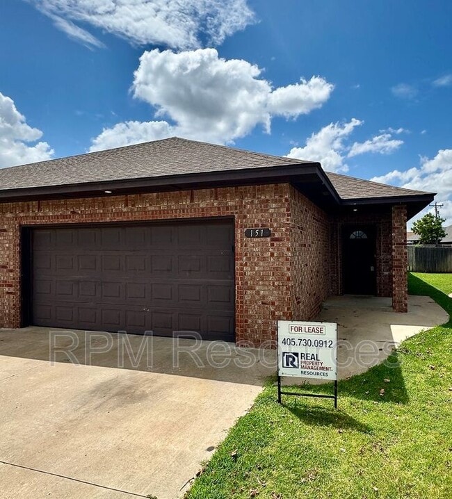 Building Photo - 151 Bison Ct Way