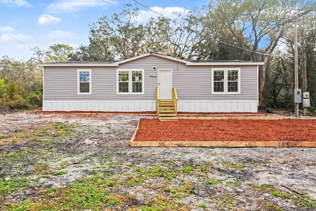 Photo - 9544 Ellis St