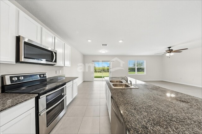 2840 Greenleaf Ter