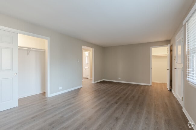 Studio - 625SF - Living/Bedroom - 8524-8532 W Gregory St
