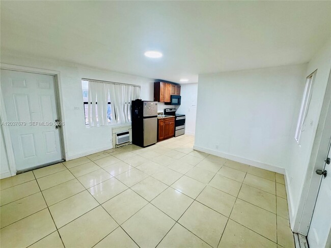 Photo - 536 SW 6th Terrace Unit 536