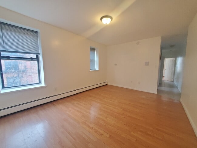 136 Grant Ave 4C - 134 Grant Ave Unit 4C