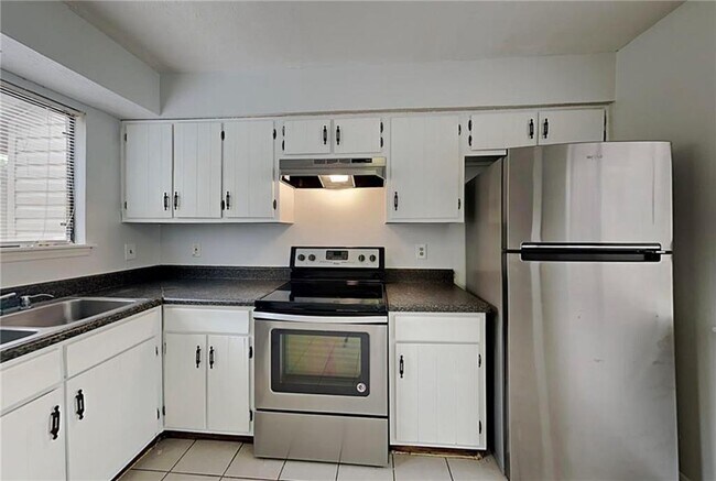 Photo - 8577 Parkside Dr