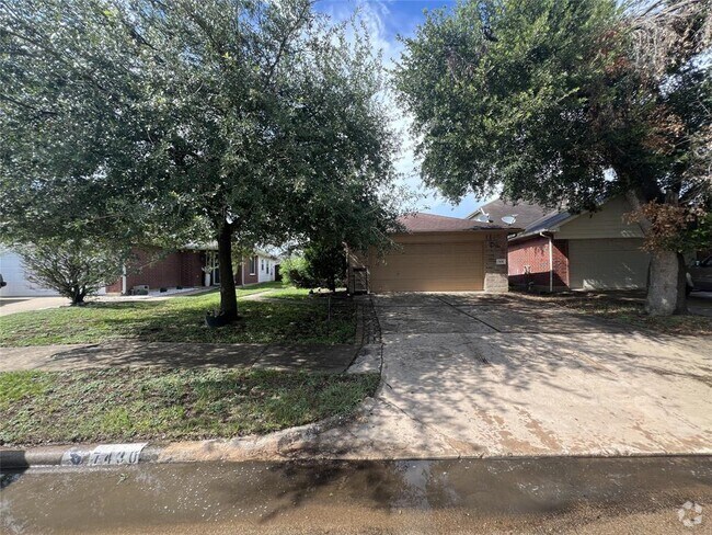 Building Photo - 7430 Village Lake Dr Rental