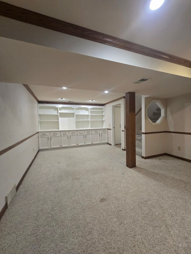 Photo - 828 Cedar Ct