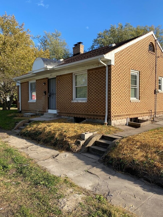 Photo - 4200 Van Buren St