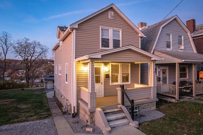 Photo - SCORE 50% OFF 1ST MONTH'S RENT IF SIGNED BY DEC 19! Gorgeous 3 bedroom home in Scott Township ava...