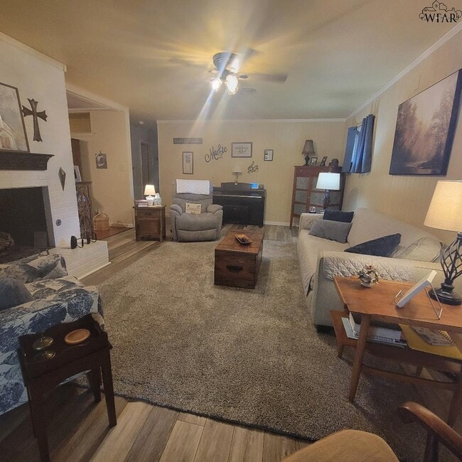 2415 Martin St