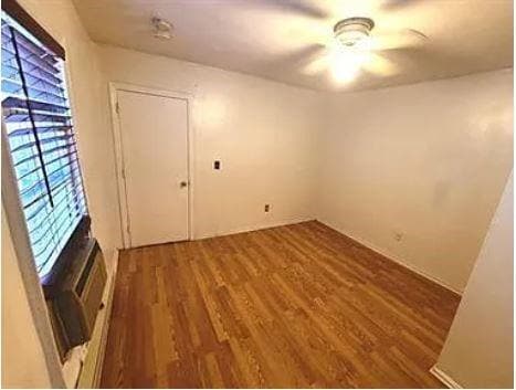 Photo - 70 Chester Ave SE