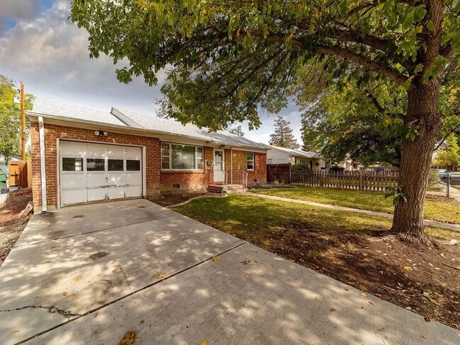 Photo - 1410 Hall Ave