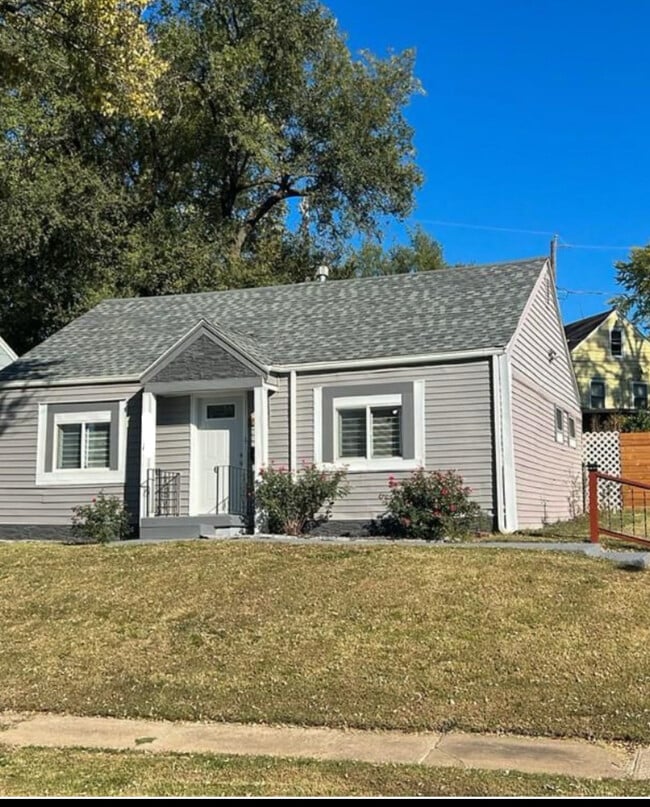 Photo - 6439 Chestnut Ave