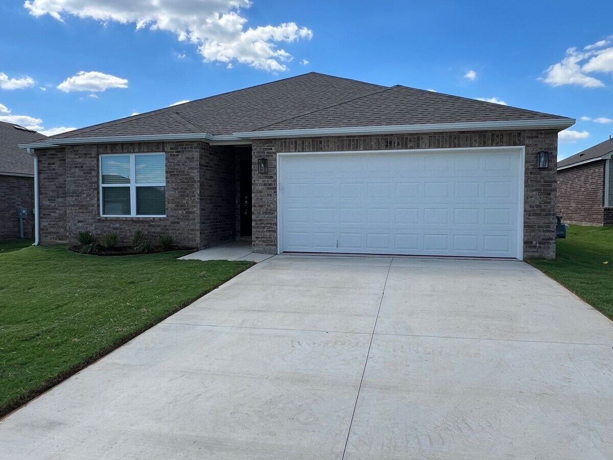 For Lease New Construction Broken Arro... House House Rental in