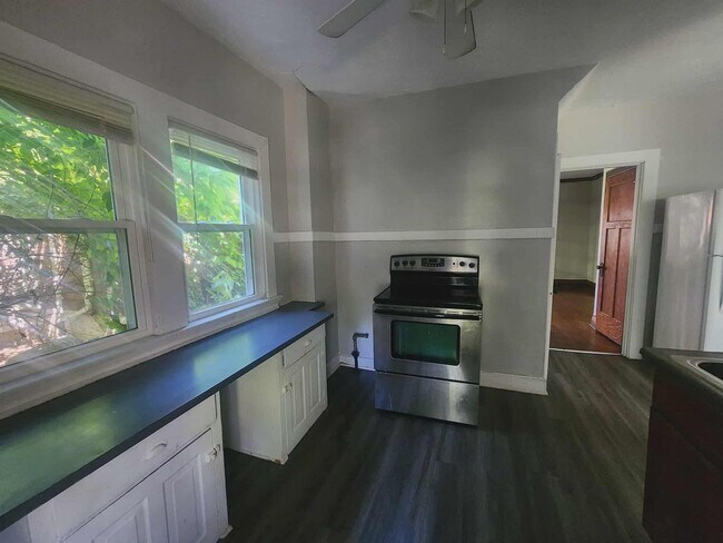 Photo - 1105-1107 Grafton Ave Unit 1107