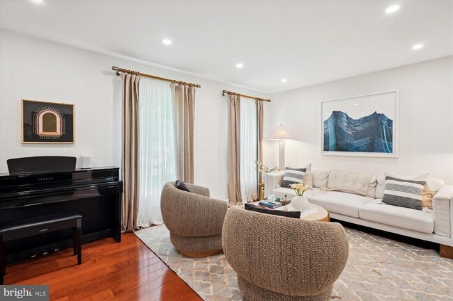 Photo - 14713 Dunleith St